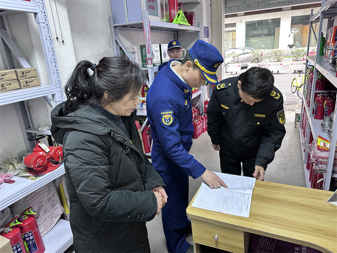 此次行动主要检查了消防路5家销售消防器材的沿街商户,抽样送检13批次